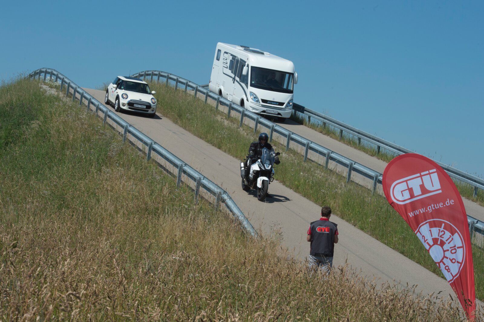 Fahrzeugprüfung durch den Technischen Dienst